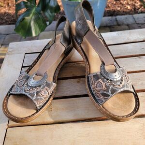 Rieker Regina Grey Boho Metallic Embroidered Antistress Sandals Size 40 / 8.5
